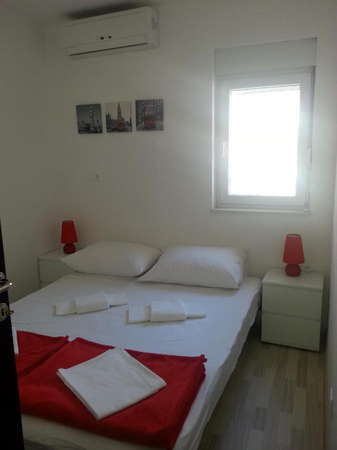 Grey House Apartamento Makarska Exterior foto