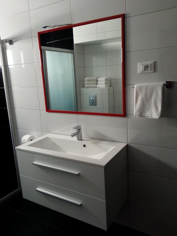 Grey House Apartamento Makarska Exterior foto