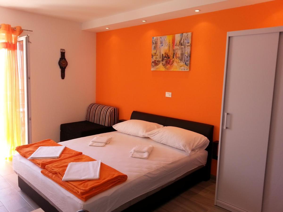 Grey House Apartamento Makarska Exterior foto