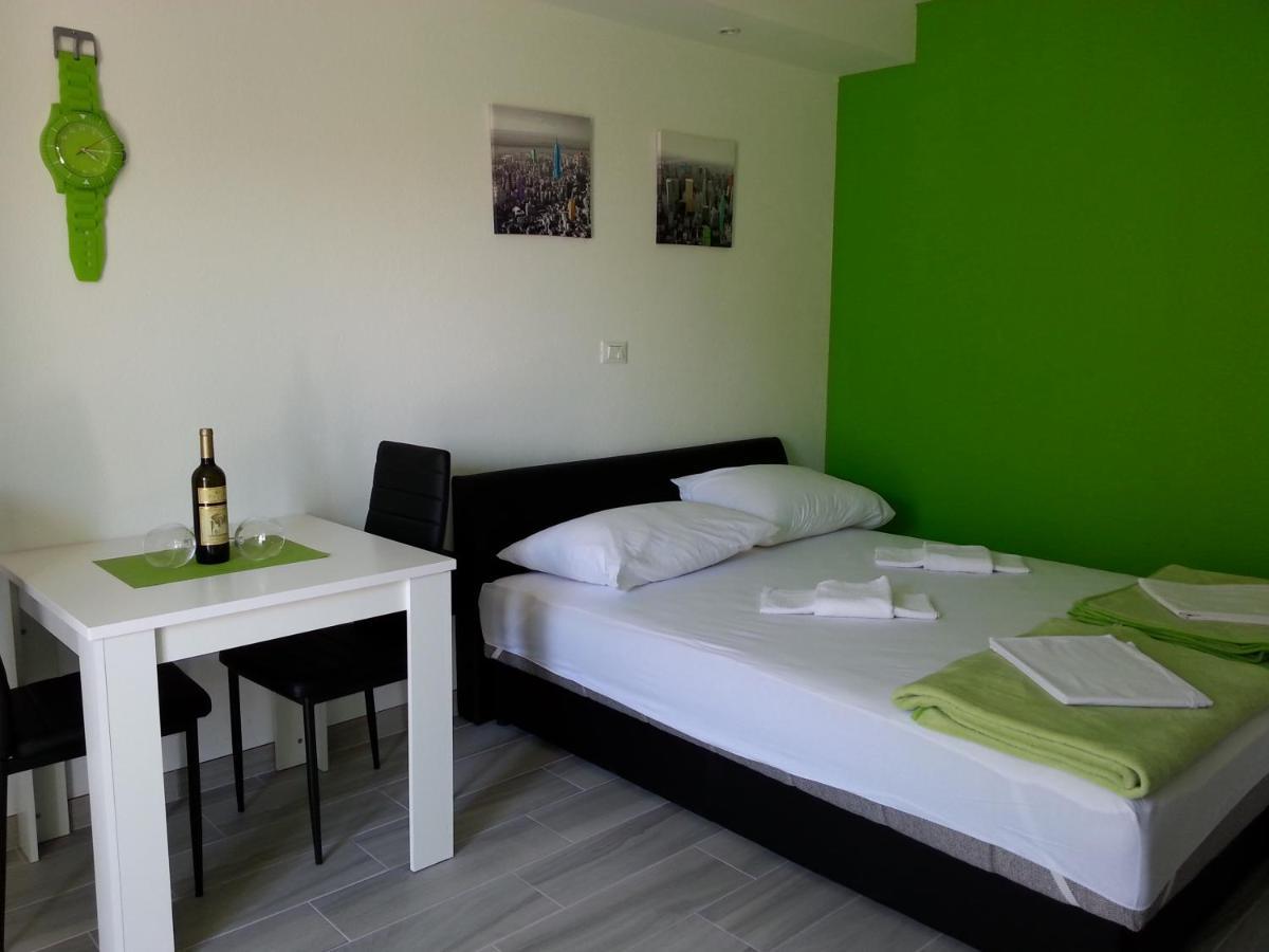 Grey House Apartamento Makarska Exterior foto