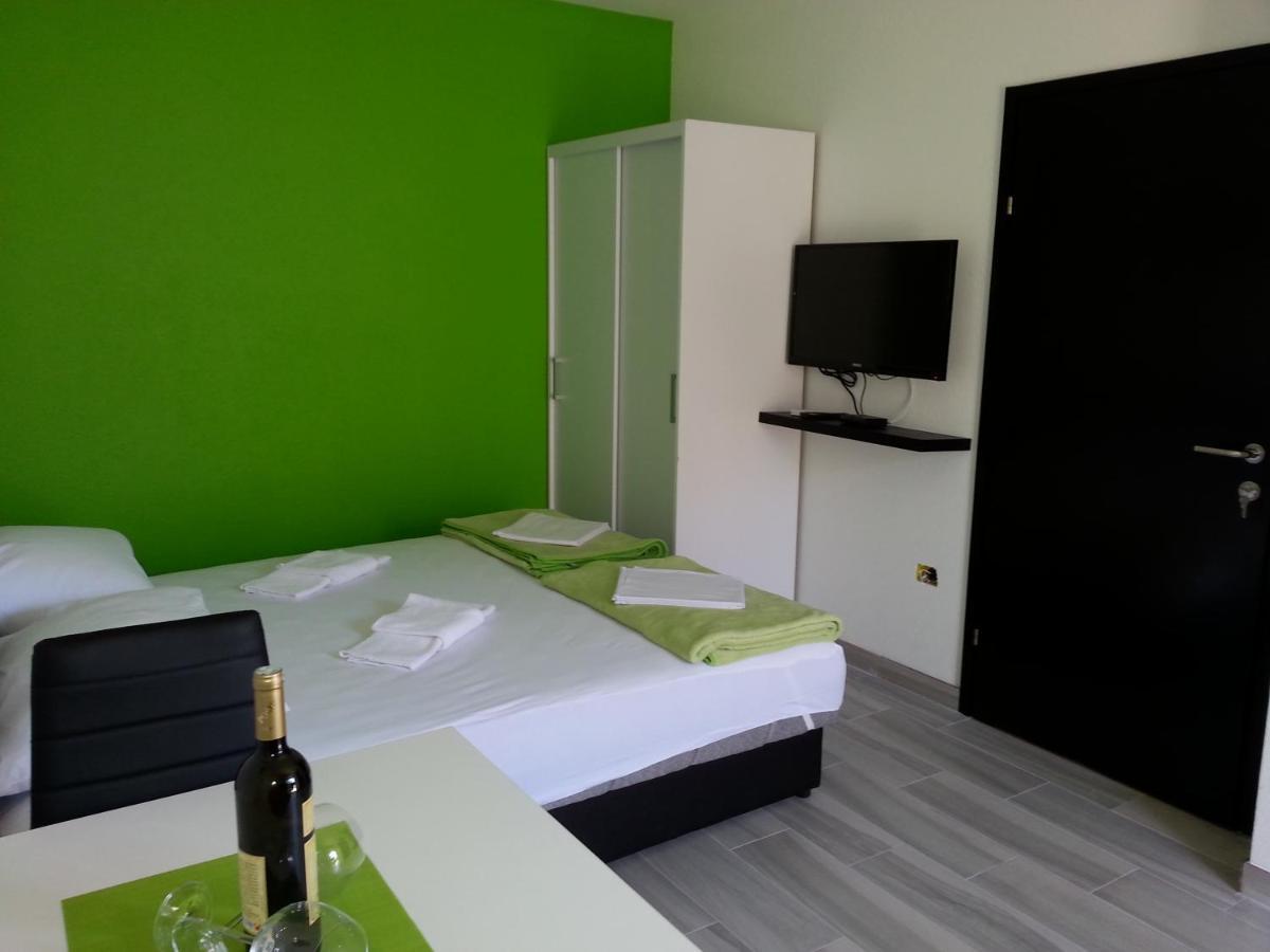 Grey House Apartamento Makarska Exterior foto