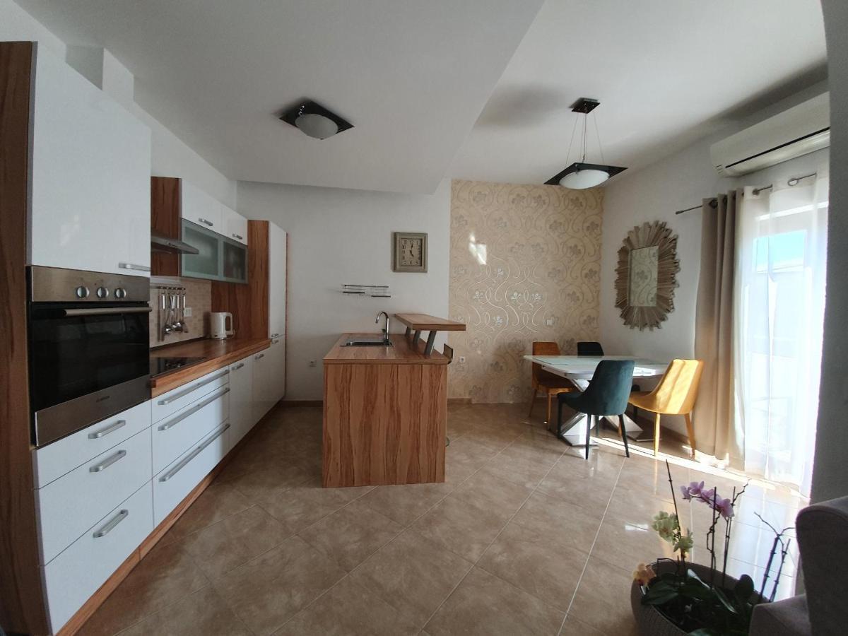 Grey House Apartamento Makarska Exterior foto