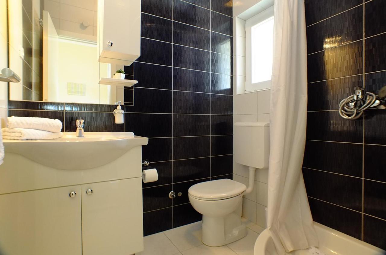 Grey House Apartamento Makarska Exterior foto