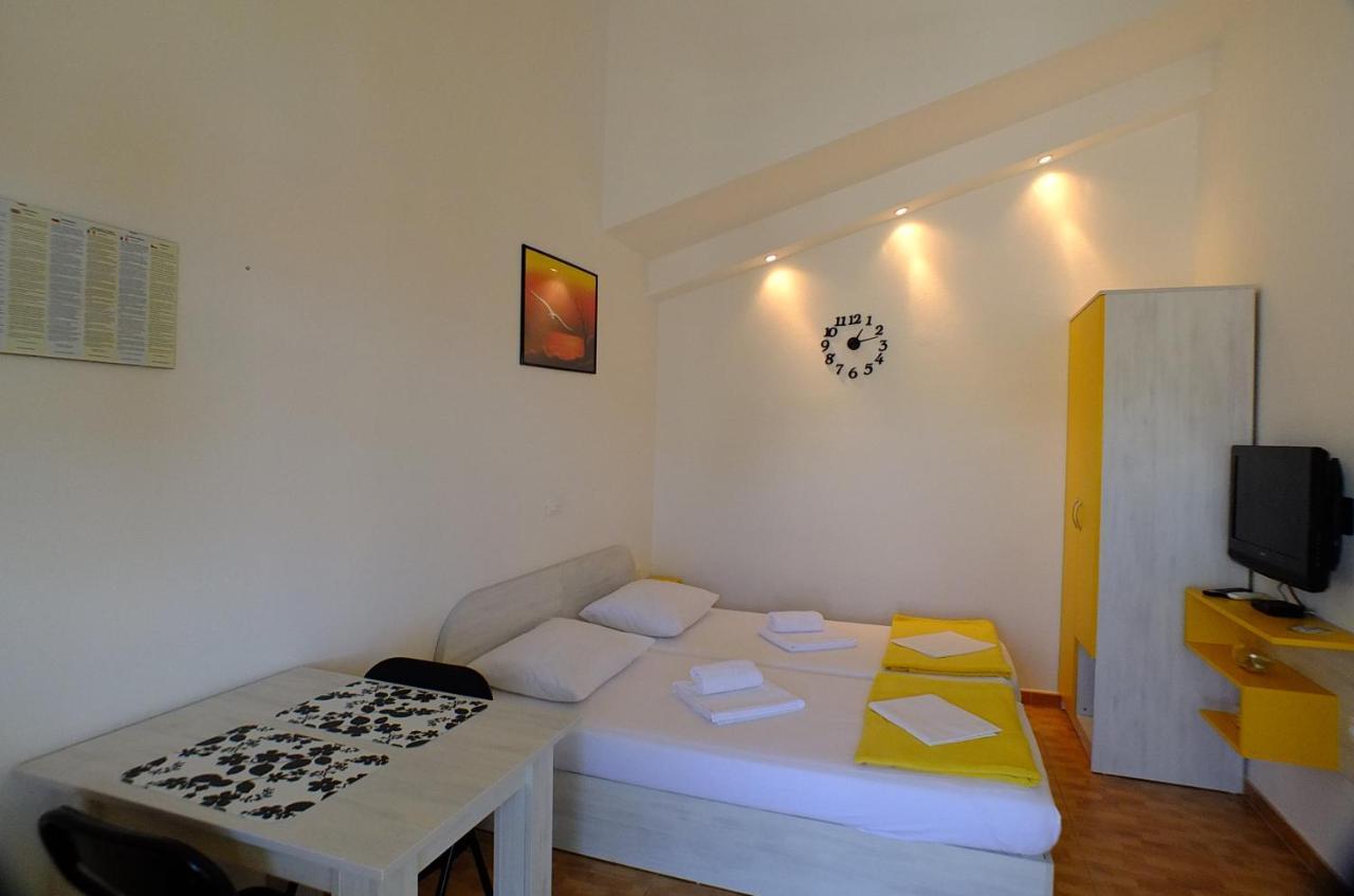 Grey House Apartamento Makarska Exterior foto
