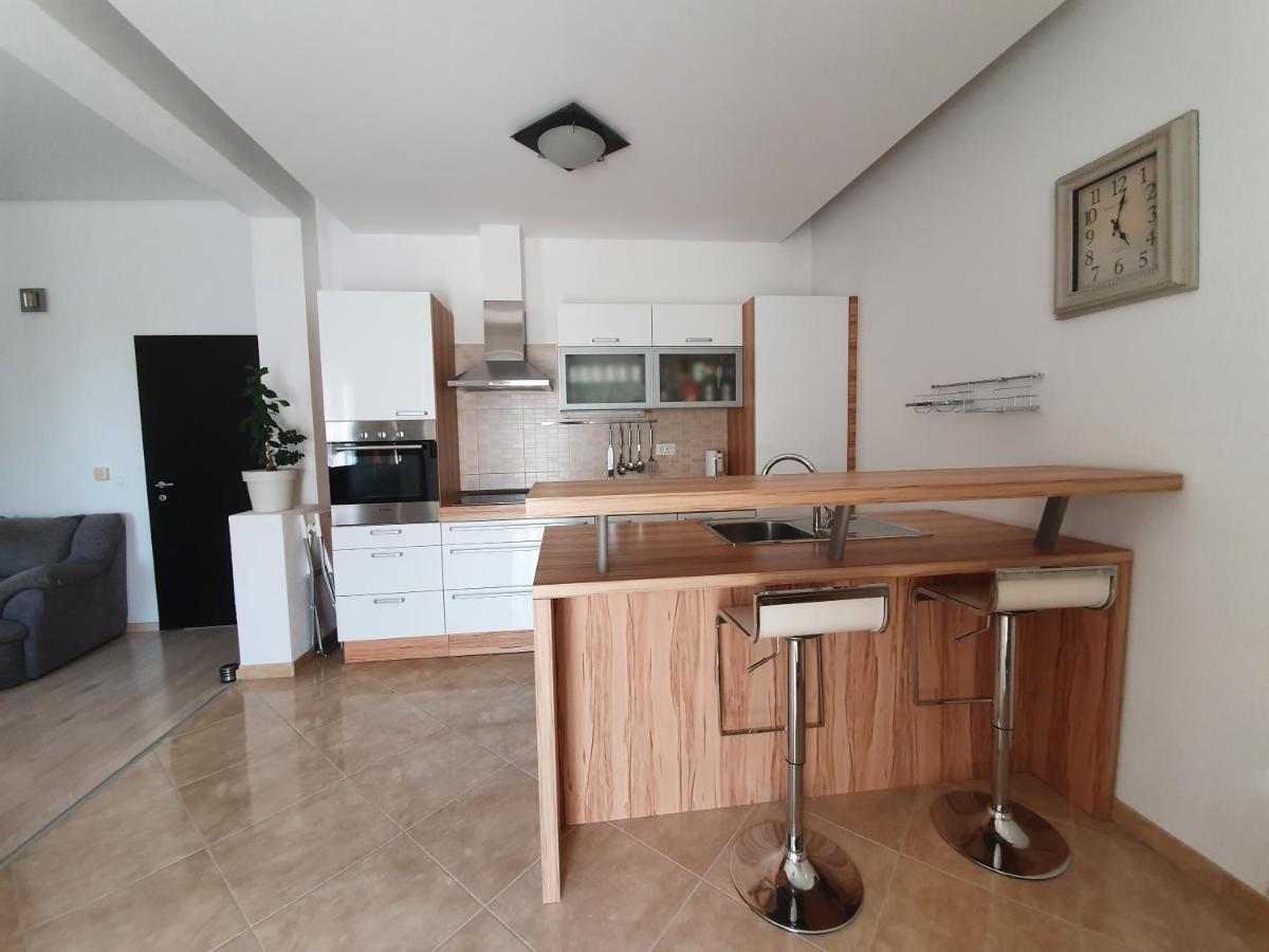 Grey House Apartamento Makarska Exterior foto