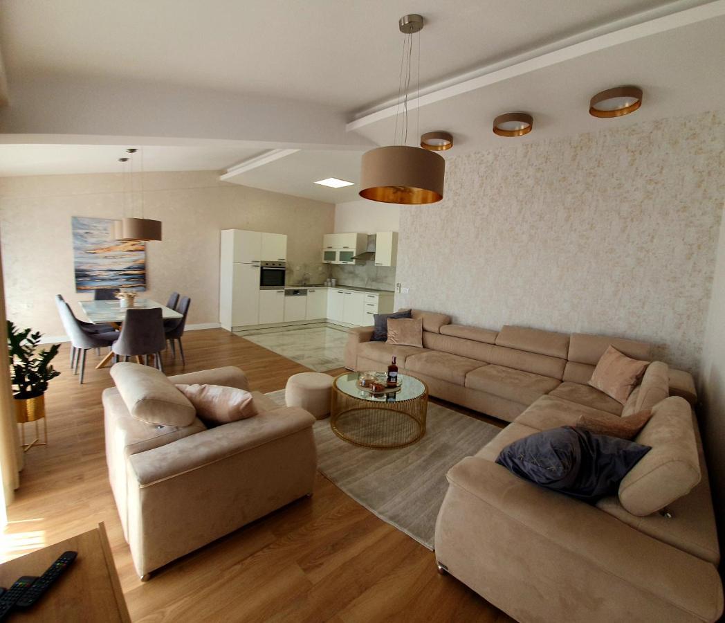 Grey House Apartamento Makarska Exterior foto