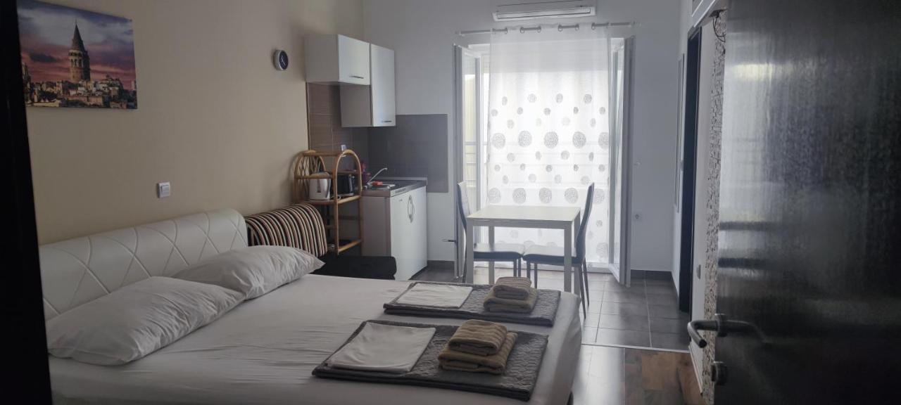 Grey House Apartamento Makarska Exterior foto